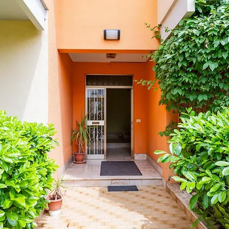 Guesthost - Lovely Flat - Steps From The Sea! Montesilvano Marina