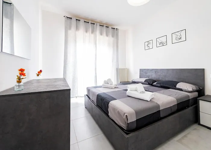 Apartman Guesthost - Lovely Flat - Steps From The Sea!